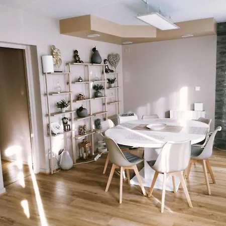 Holiday home A L'aube Des Alcoves -